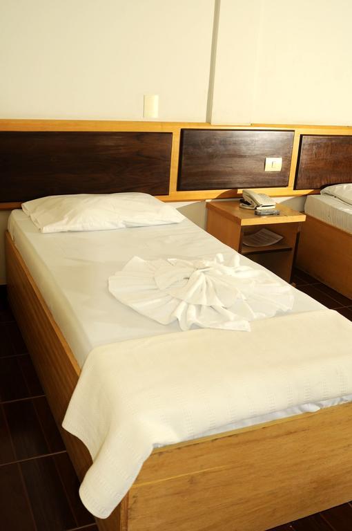 Gutemberg Plaza Hotel Nova Serrana Ruang foto